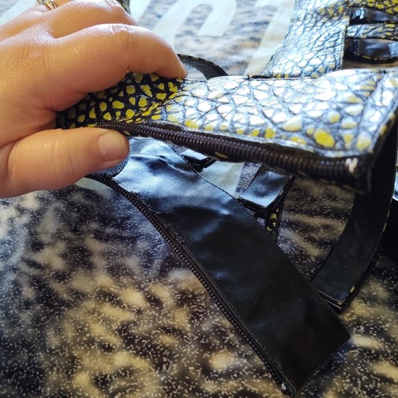 LUST FOR LIFE! Neon Yellow Gladiator Sandal Heels 8.5 - Picture 8 of 9